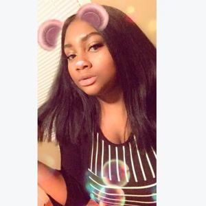 Meet your Posher, Desiree